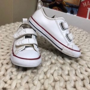 White converse shoes size 8t